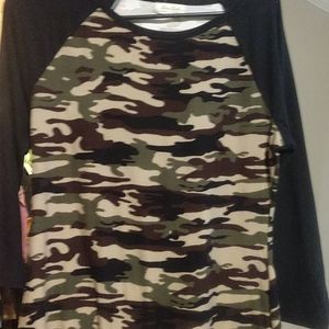 Large camo 3/4 sleeved shirt